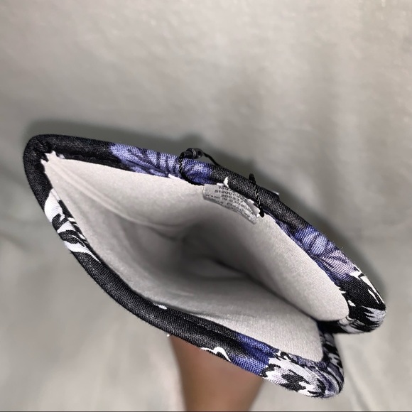 NWT Curling & Flat Iron Cover - Frosted Floral​​​ - Picture 2 of 3